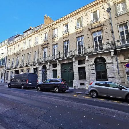Apartamento Le Crown - Studio Neuf, Hyper-Centre Ruan Exterior foto